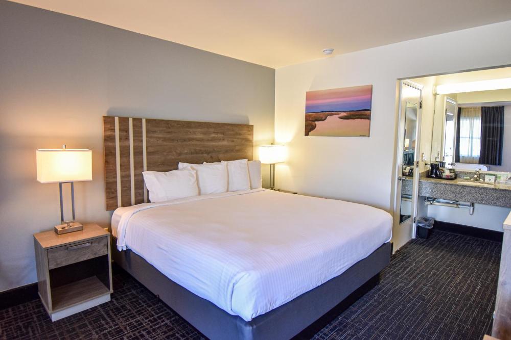 Standard King Room interior